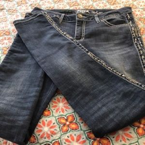 FINAL MARKDOWN Women's Rock 47 Wranglers size 8-10